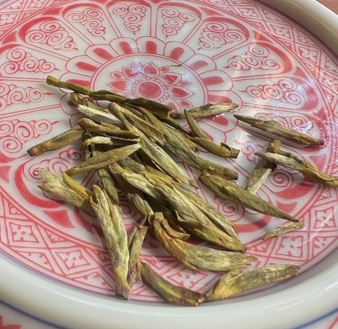 蒙顶黄芽，芽形黄茶之一，产于四川雅安蒙顶 配图1