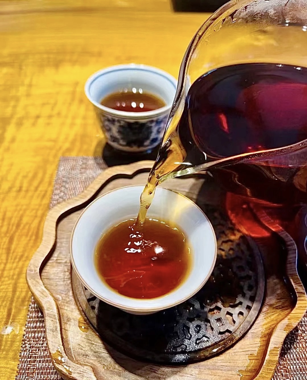 普洱茶，或生或熟，大抵会随着时间的自然陈 配图1