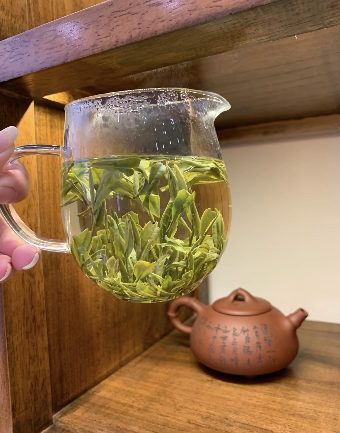 每年清明谷雨，选摘良种茶树“黄山种”、“ 配图3