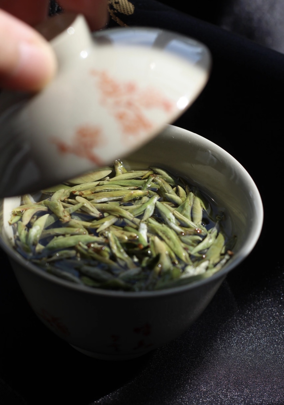高端白茶礼，首选老枞银针。 古树原料，品 配图2