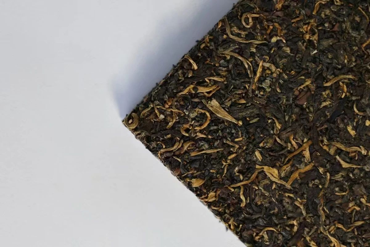 茶不在贵，适合自己的才是好茶。 心不在高