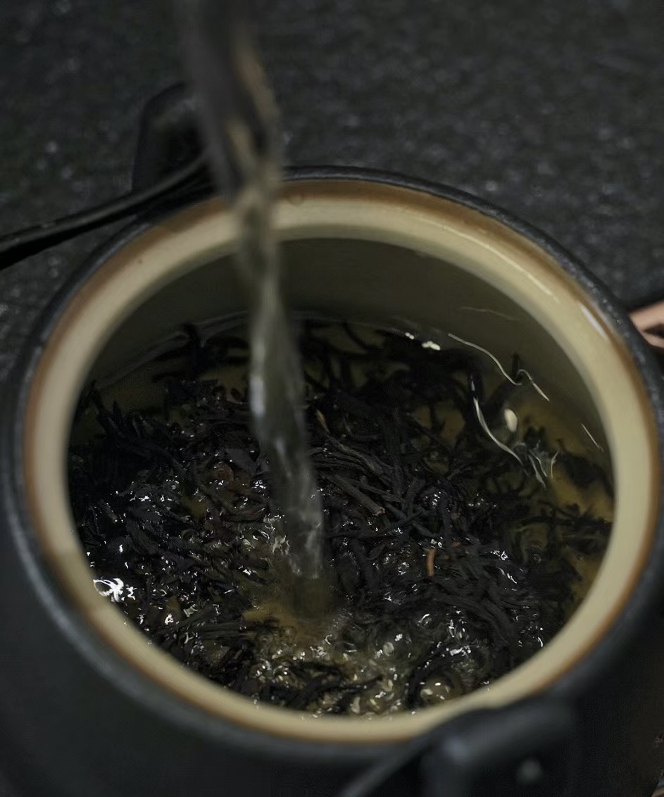 精选上等茶叶，匠心制作而成。茶汤清澈，茶 配图3