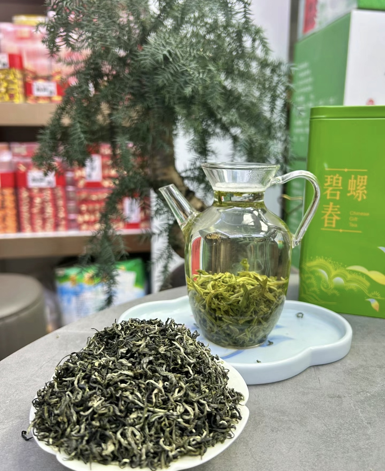 碧螺春的特点十分鲜明，其外形条索纤细，茸 配图3