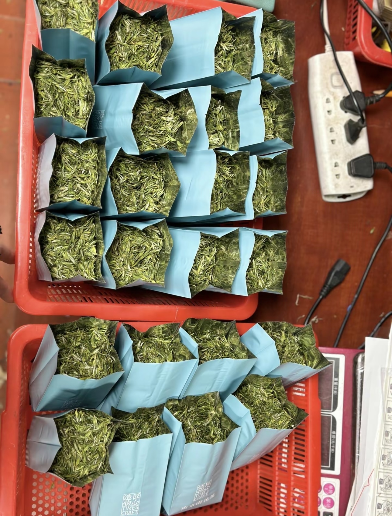 秦淮河畔的春风拂过整个金陵 ， ～是雨花 配图1