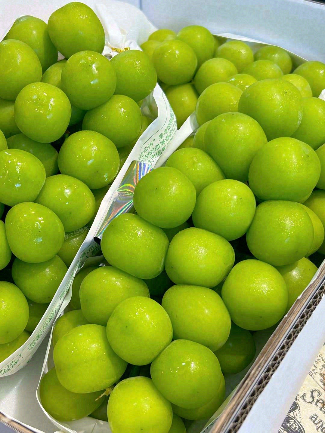 🍇大串晴王葡萄 每一串拎起来都沉甸甸的， 配图3