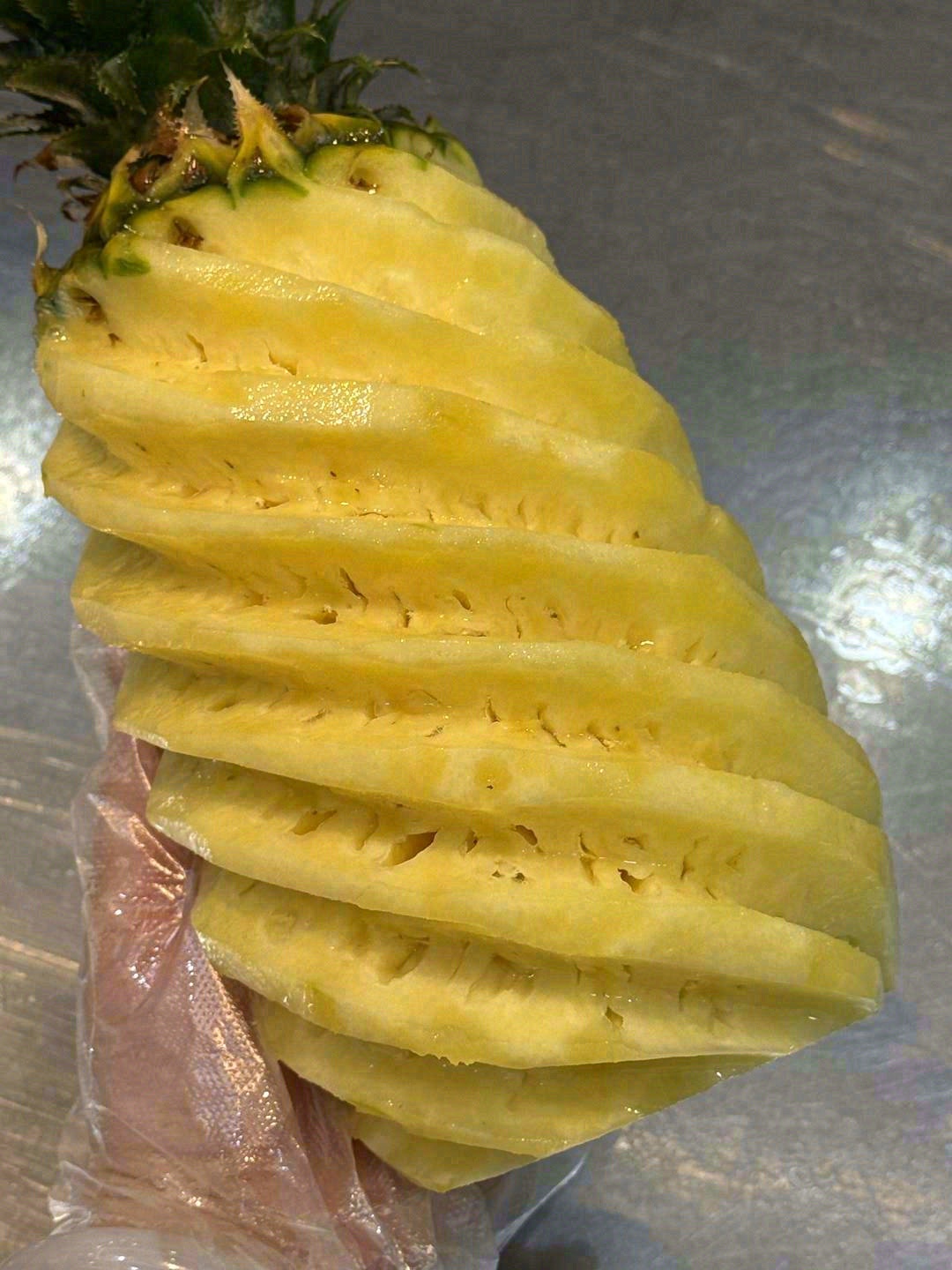 🍍闻着香，吃着甜的一款菠萝😎 一口清甜脆 配图1