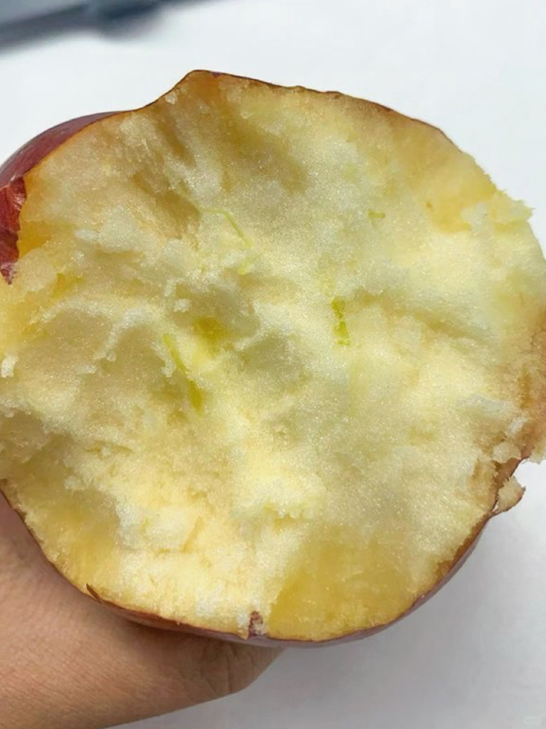 🍎秦冠苹果清香脆甜 果肉紧实，越嚼越香🍃 配图1