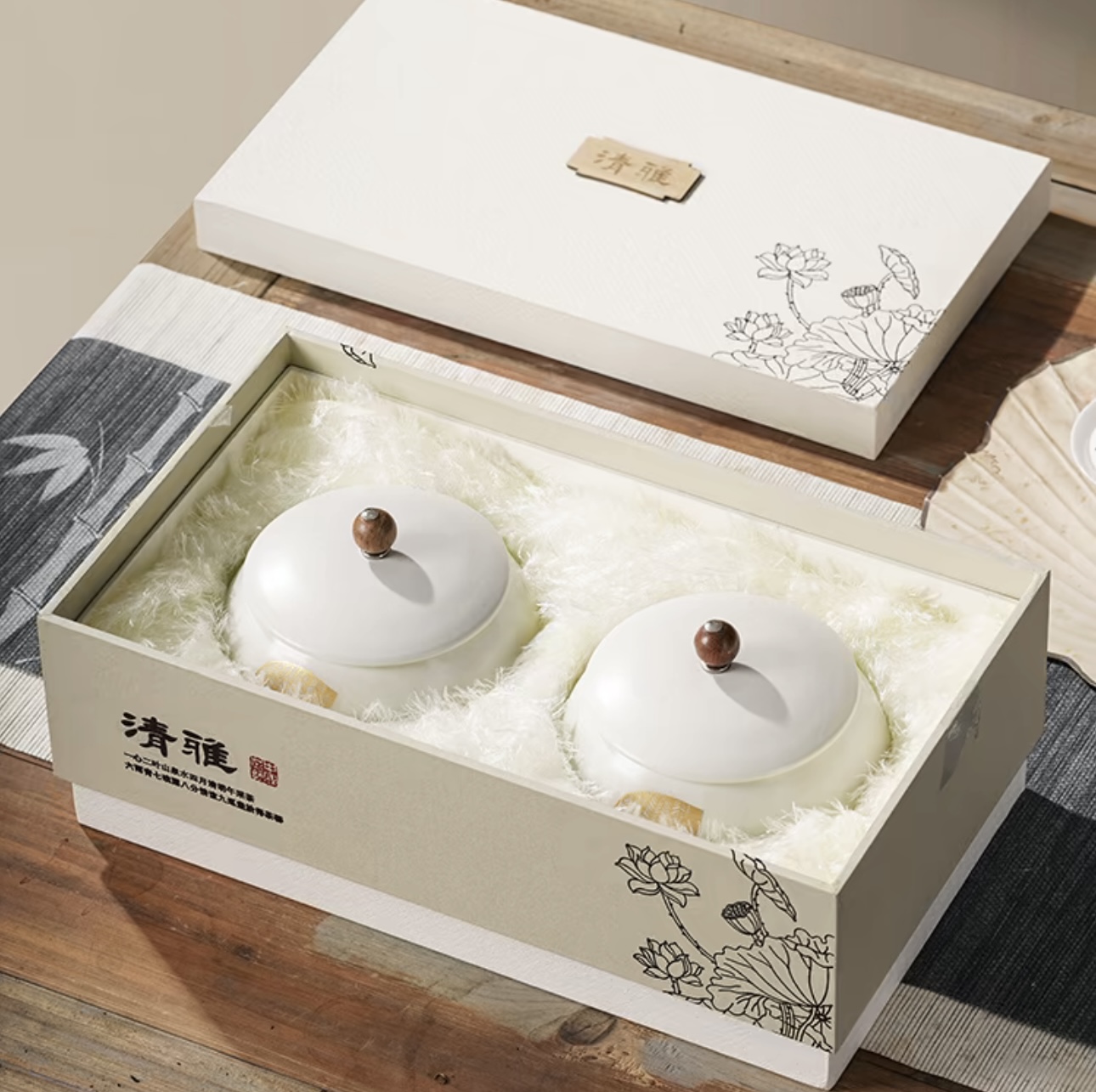 碧螺春在历史上就荣以为冠。其品质特点是： 配图1