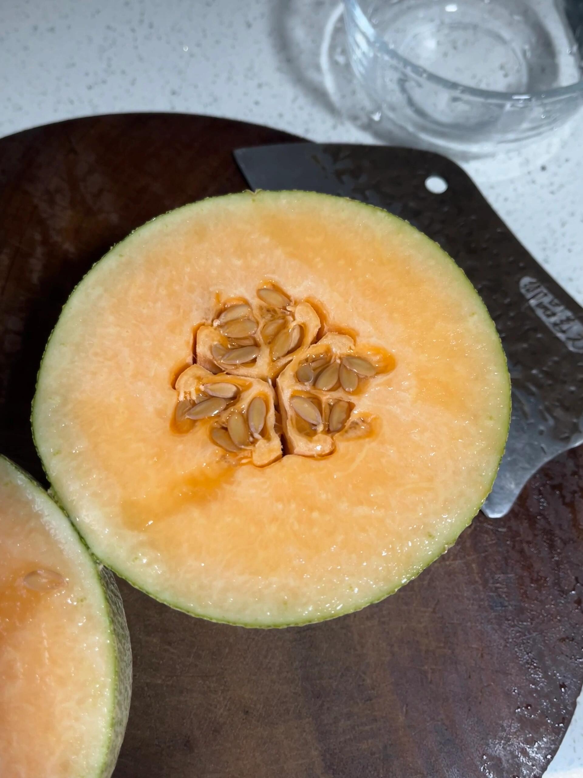 🍈哈密甜瓜清爽甜蜜！ 果肉绵密细腻，一口 配图2