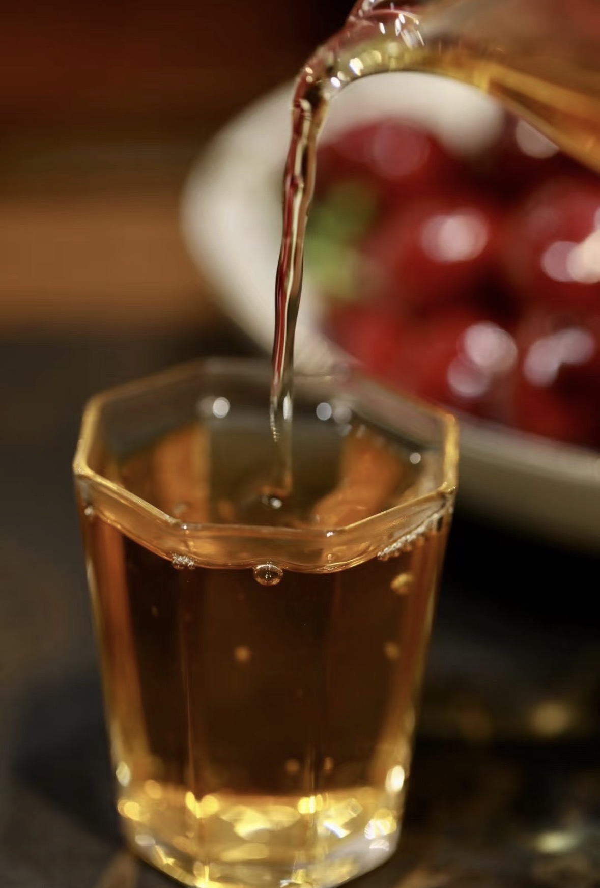 春茶头采，红韵天成。中国红，以茶传情，敬 配图3