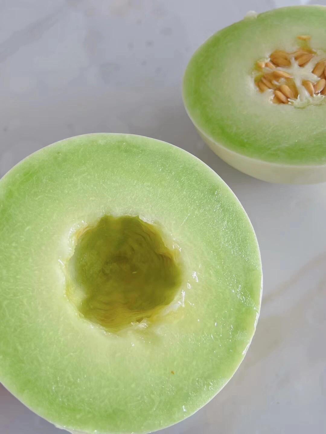 🍈 玉菇甜瓜！ 表皮有层细细绒毛，摸着舒 配图2