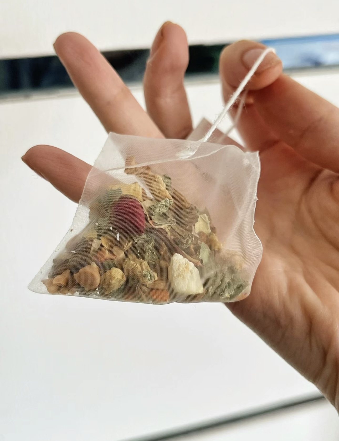 微风轻拂荷叶，清香满溢。一杯荷叶茶，给你 配图2