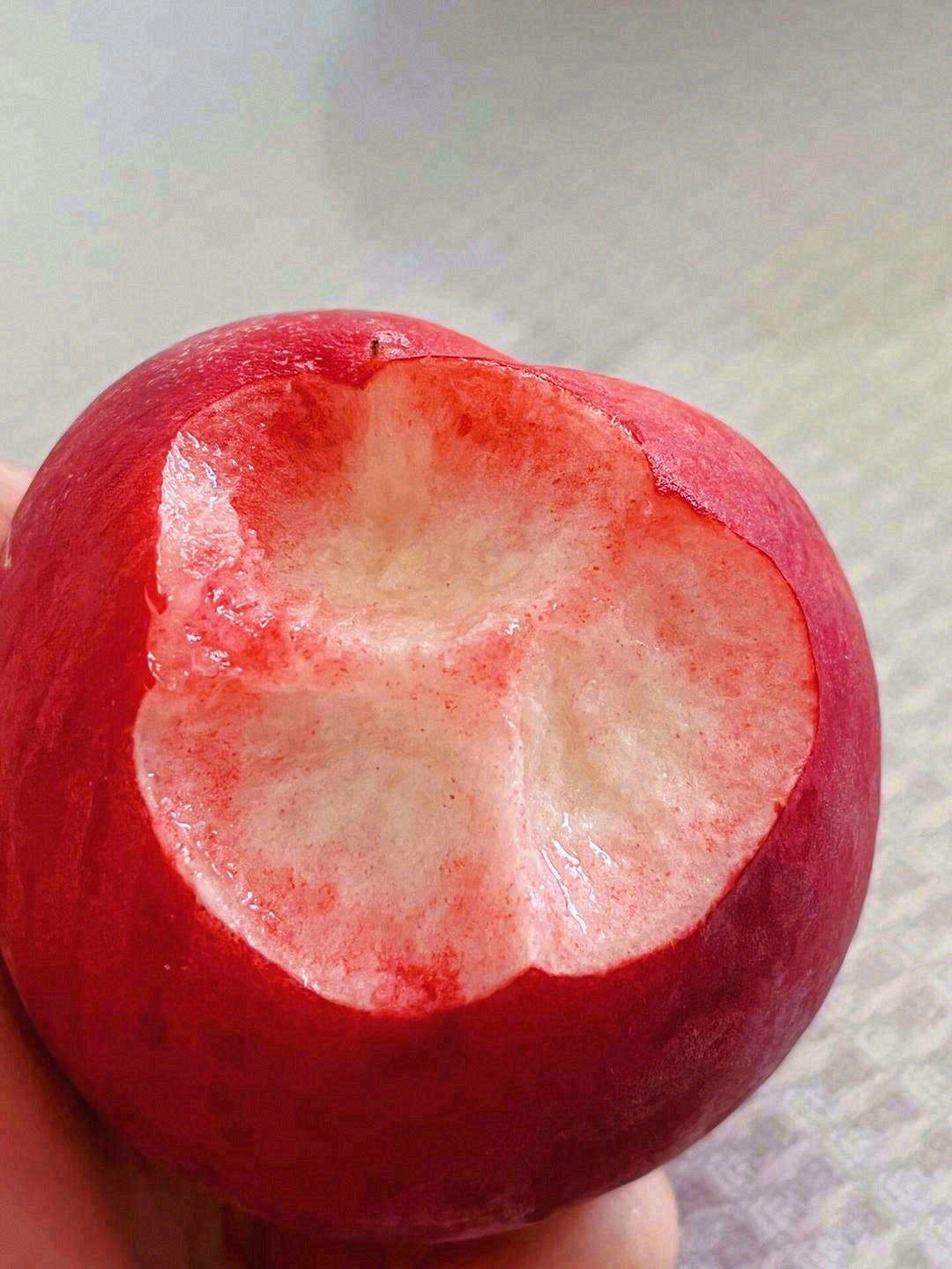 一口蜜桃🍑就能感受一天的美好🎉 内心所有 配图1