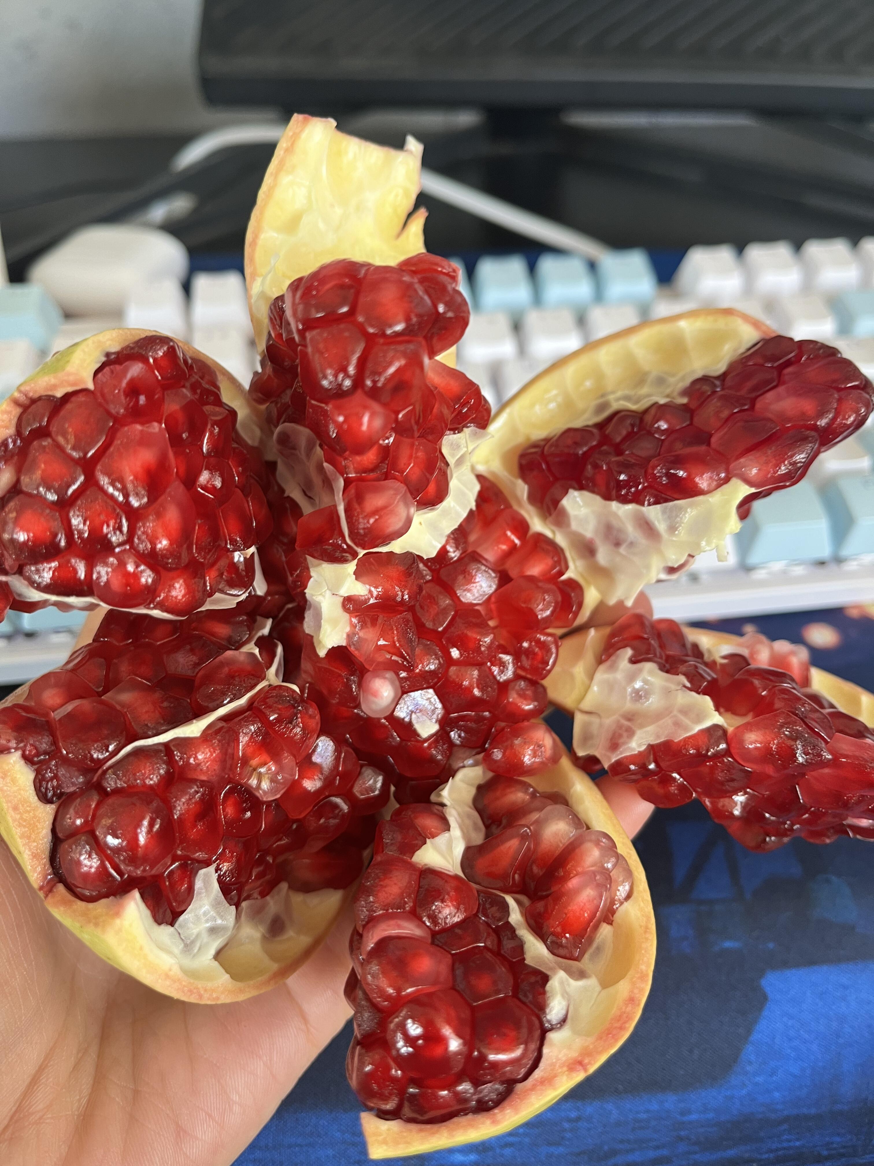 藏在秋天🍂里的甜蜜💕 突尼斯软籽石榴❤️ 配图2