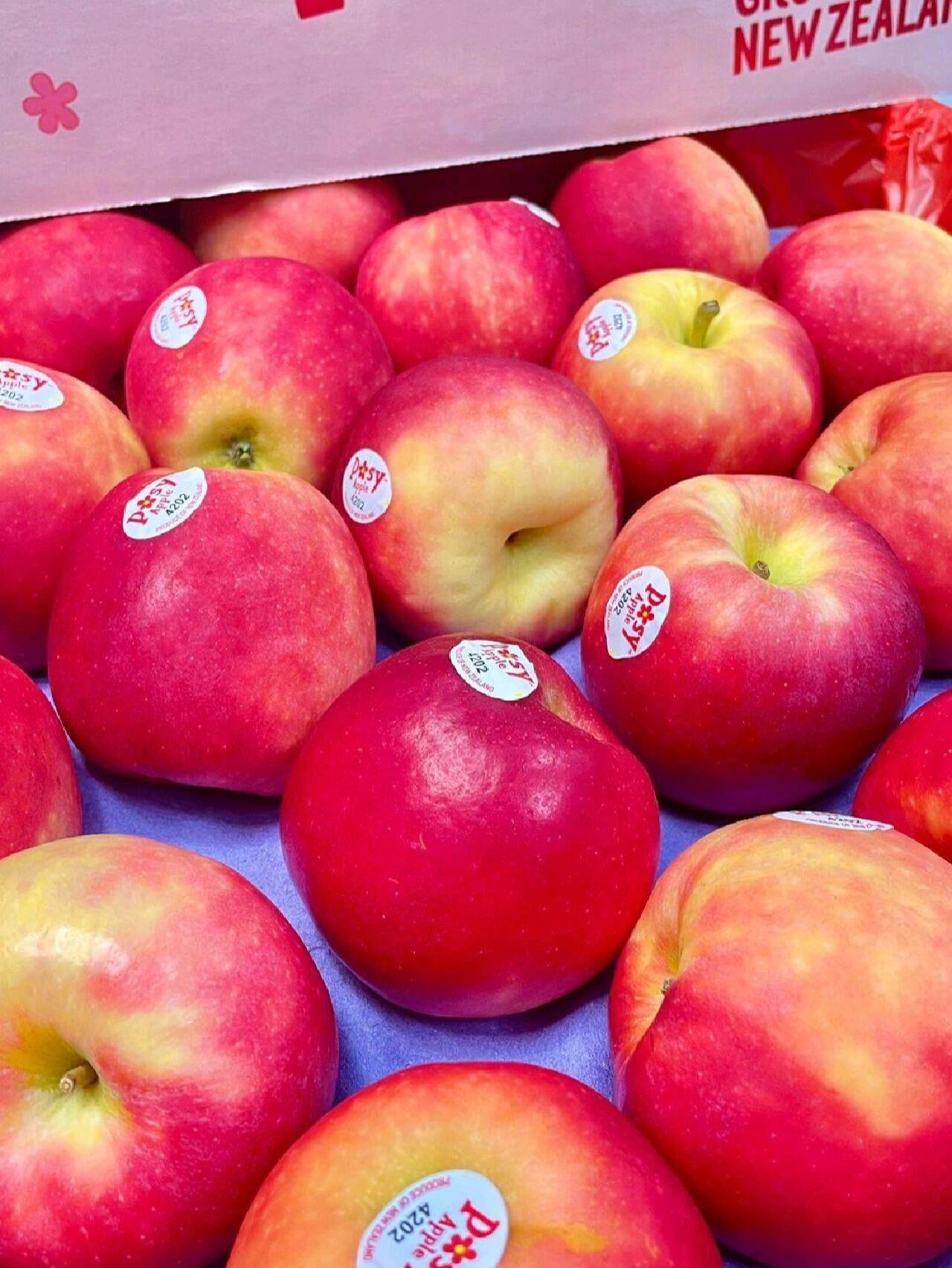新西兰小花苹果🍎 颜色亮红略带粉色✨娇嫩 配图3