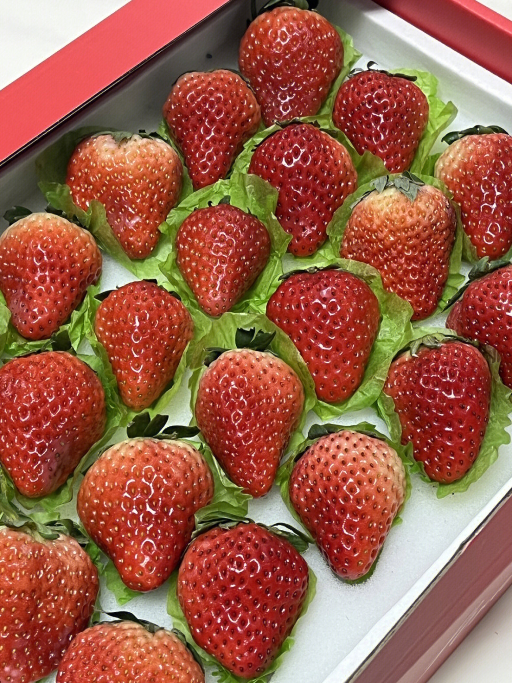 丹东草莓🍓一打开包装草莓的清甜混着奶香味 配图3