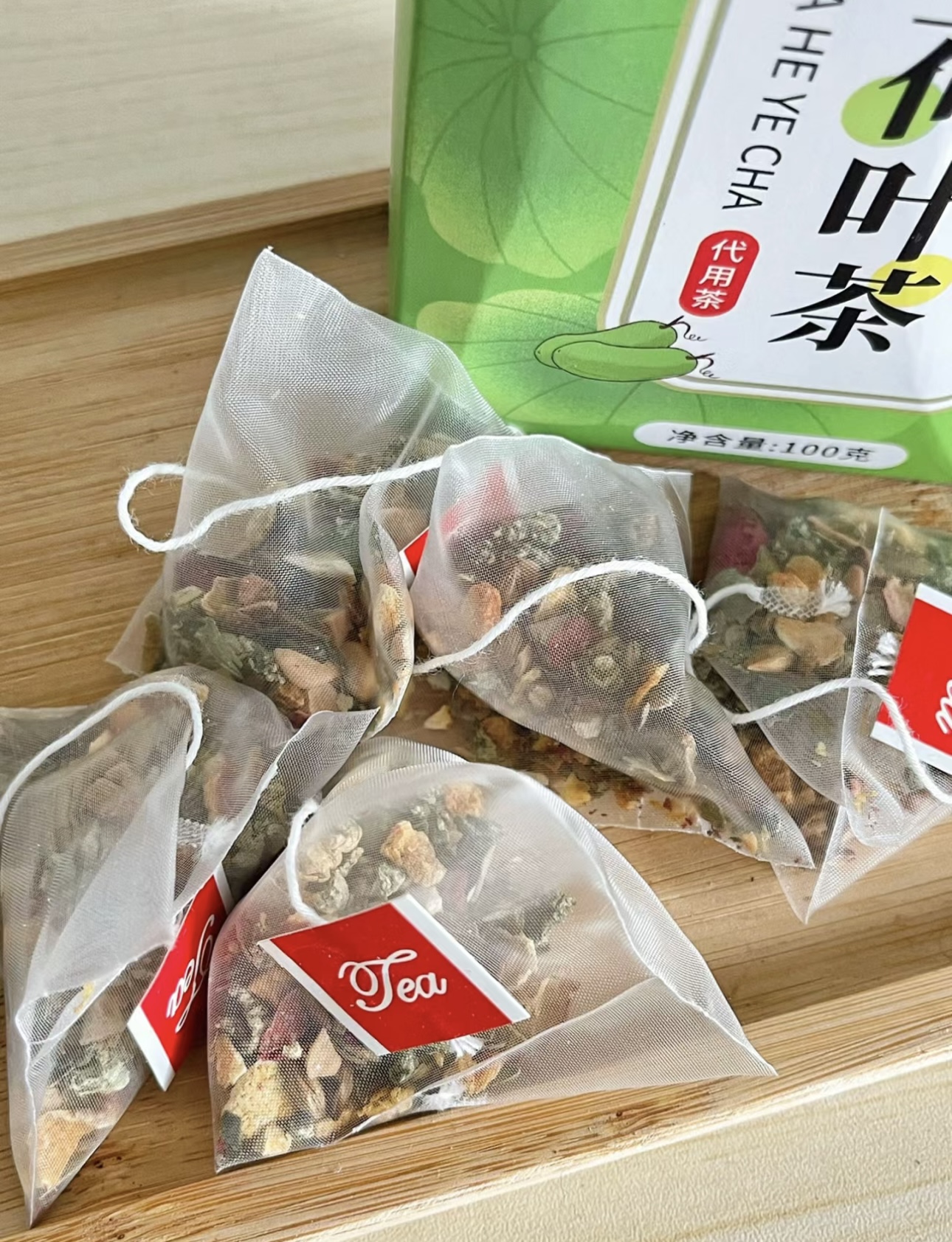 微风轻拂荷叶，清香满溢。一杯荷叶茶，给你 配图1