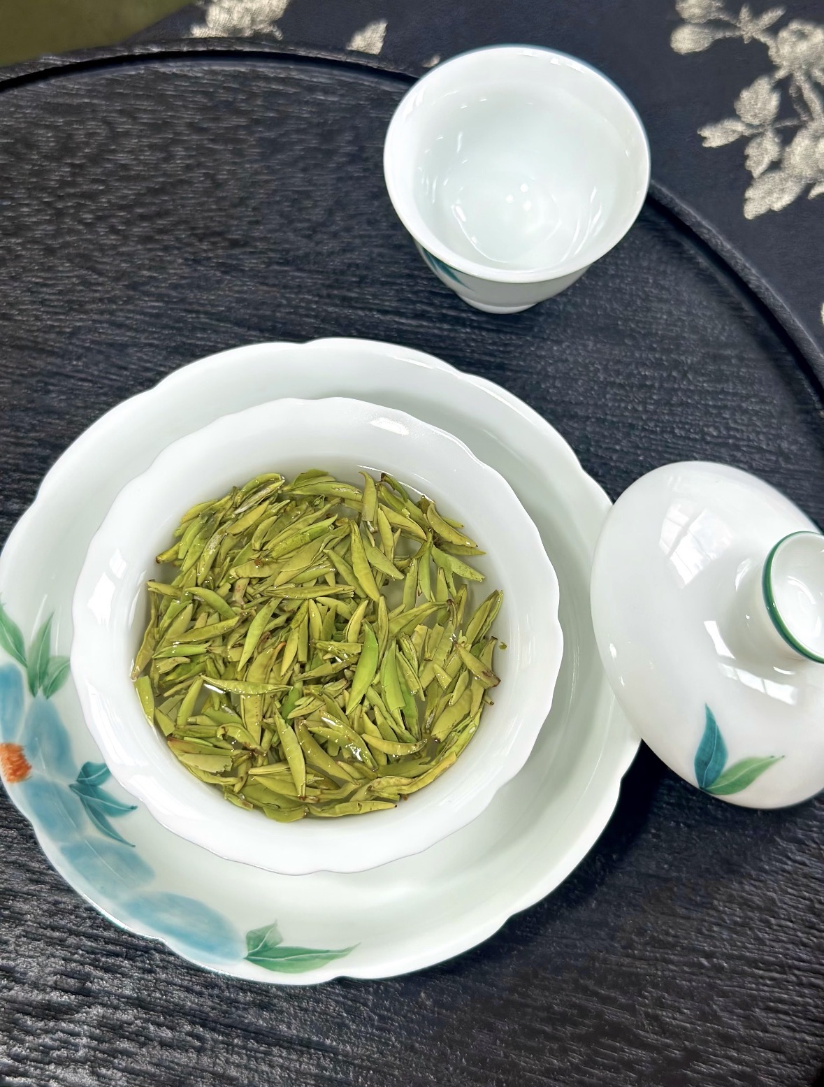 不浮夸、不喧闹，一泡显品味🤍 竹叶青，高 配图2