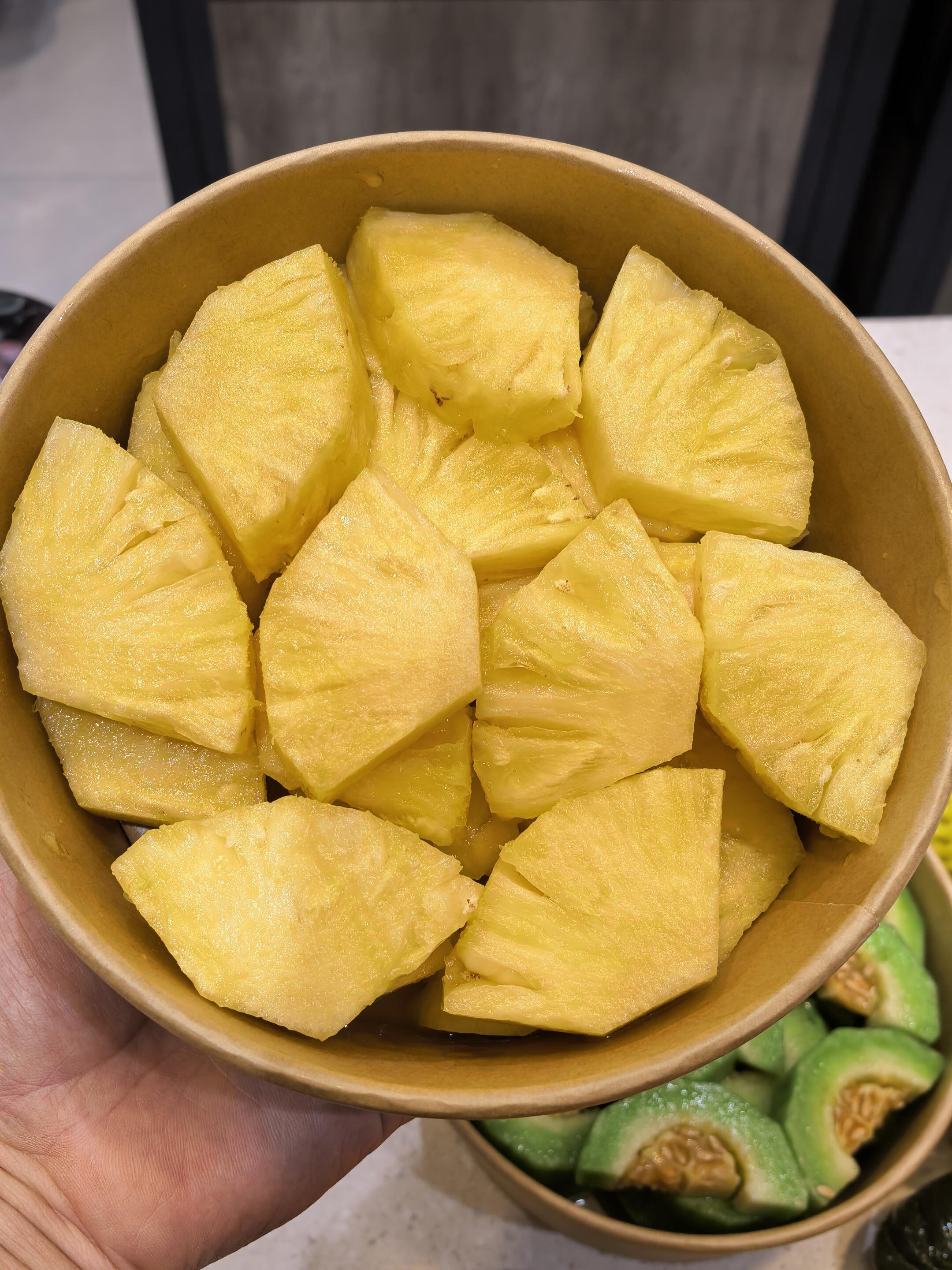 🍉 果切新鲜出炉！ 五颜六色的像彩虹～🌈 每块都水灵灵💦咬一 配图6