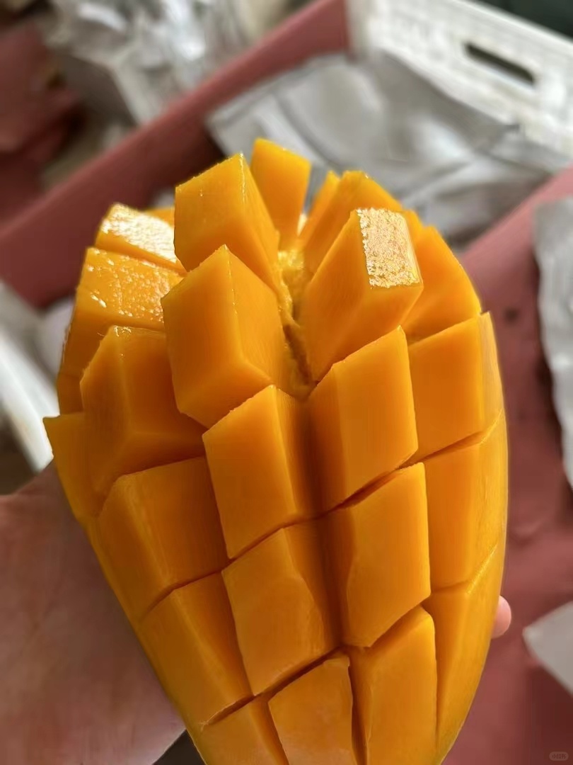 🥭【金煌芒果香甜上线啦‼️】 果肉厚实绵 配图1