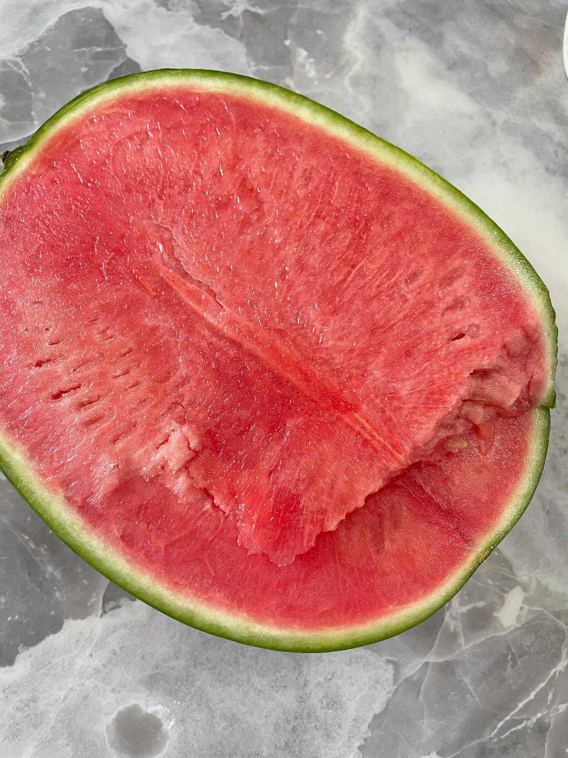 无籽麒麟西瓜来啦📢 瓜如其名，瓜瓤饱满🍉 配图1