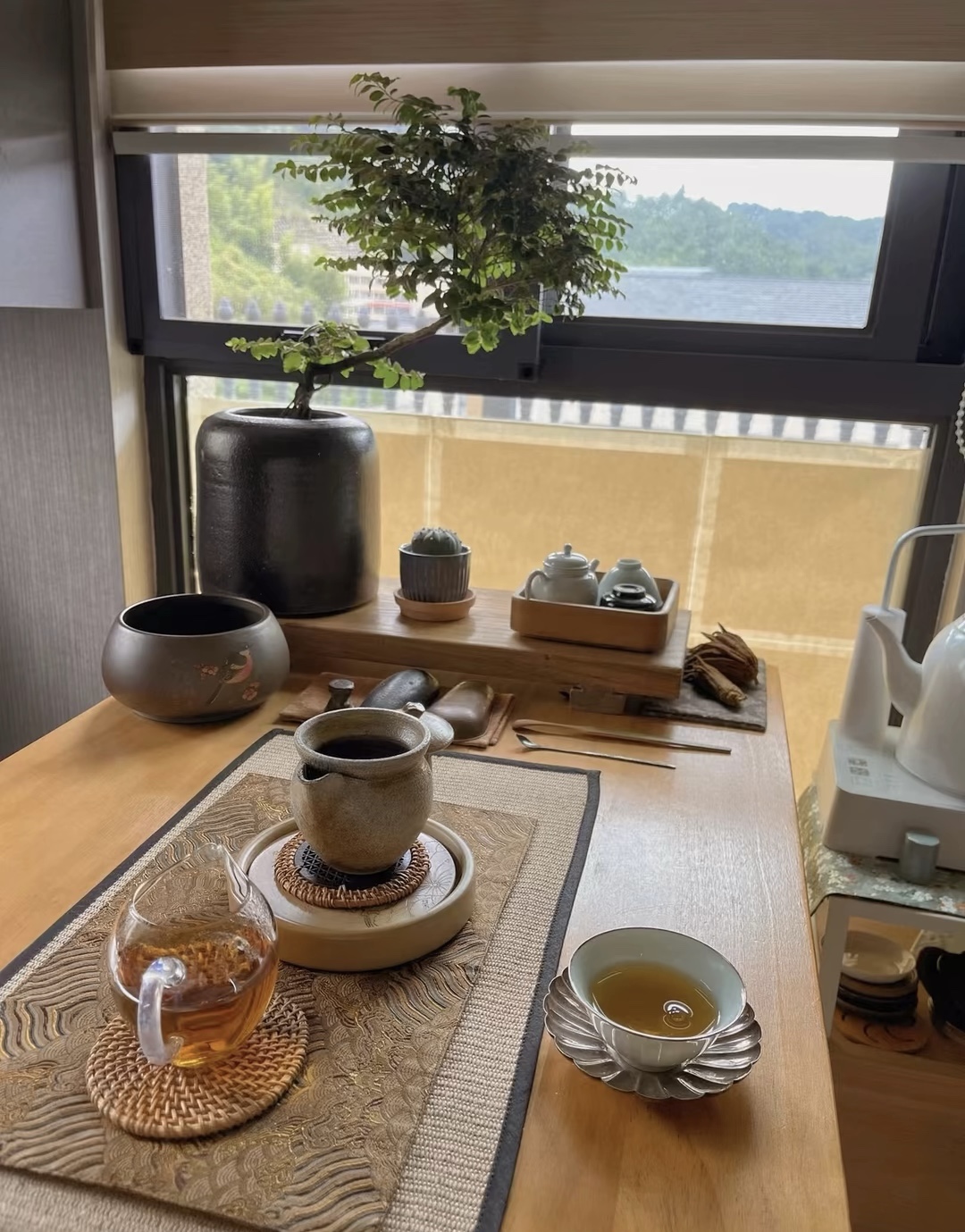 有些话，要在“茶”里说才浓，有些事要在“ 配图2