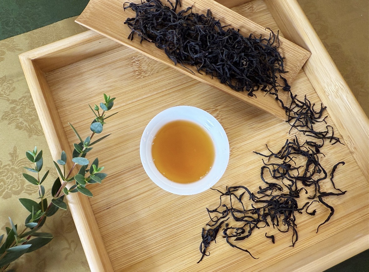 一杯宜红，半盏江南🍃 藏着阳羡千年茶韵， 配图2