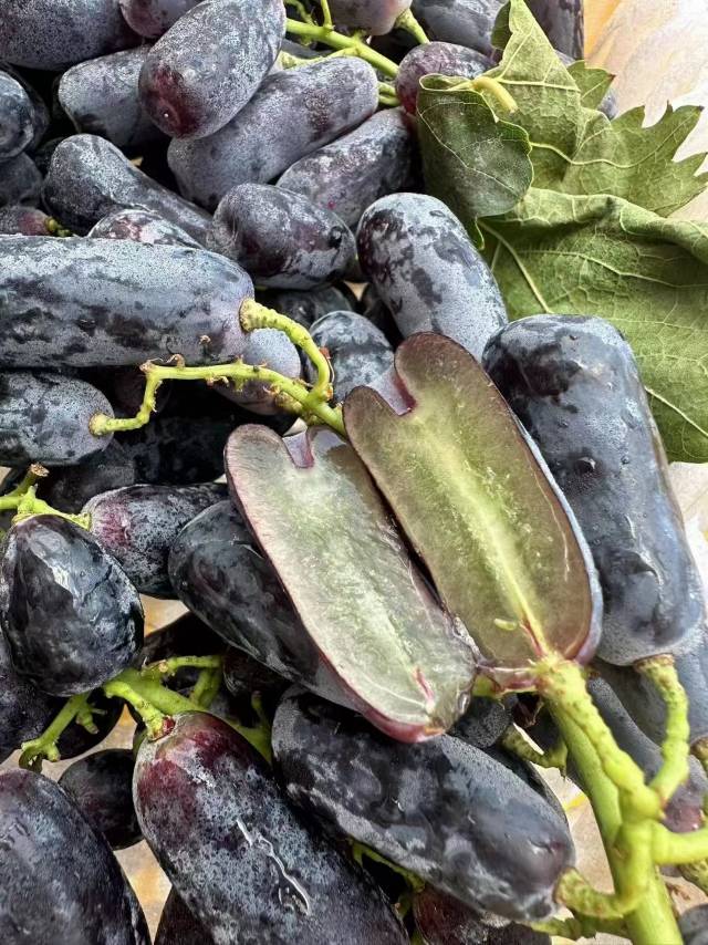 🇦🇺澳洲金手指黑提🍇 外形像萌萌的小茄子 配图1