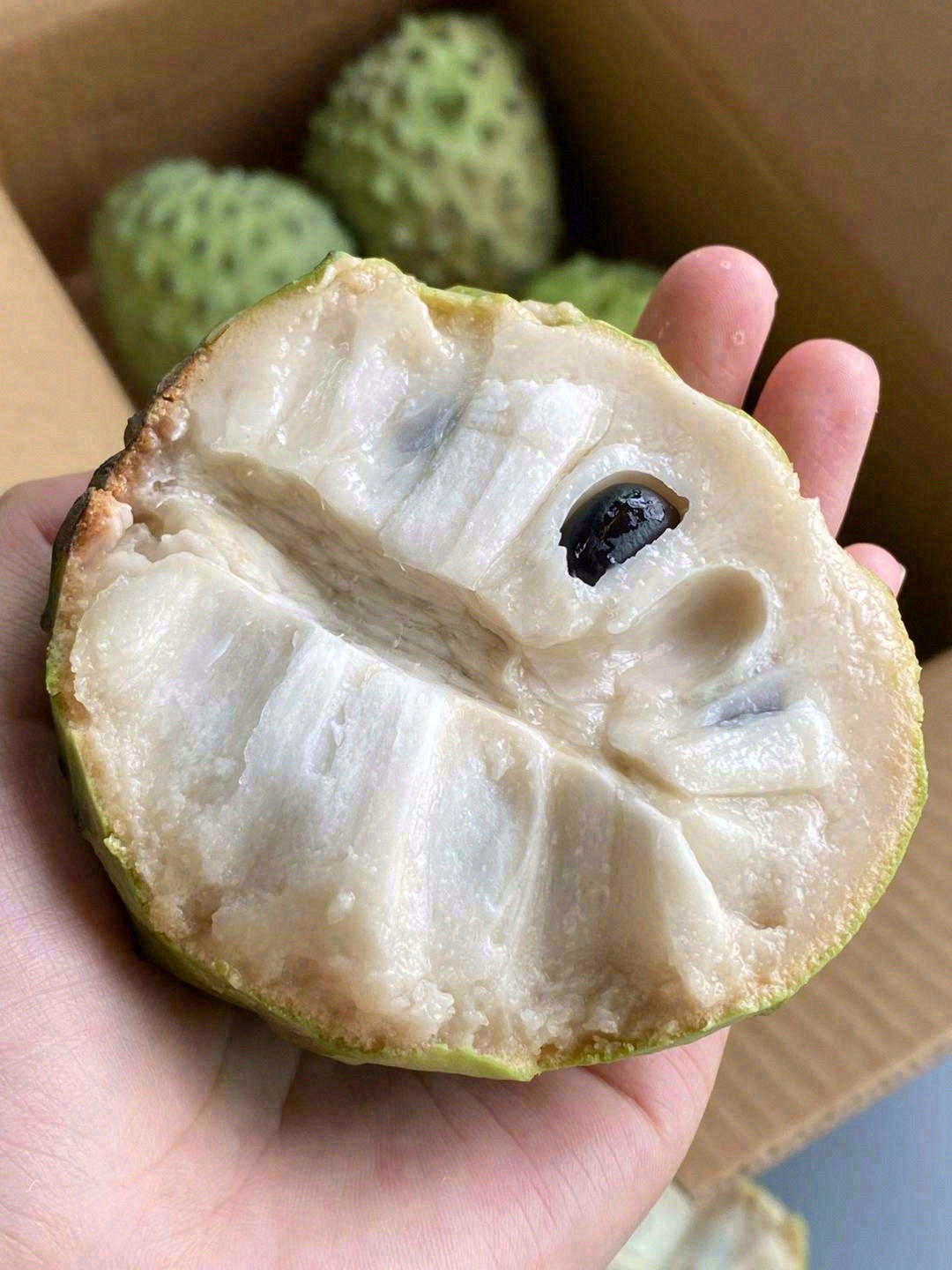 凤梨释迦的果肉细腻丝滑，风味巨佳🎉 吃过 配图1
