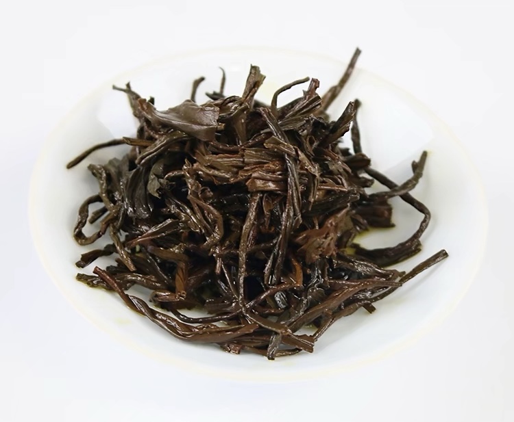 ①赏干茶 茶干条索紧实饱满，乌褐发亮。细嗅淡淡花果香，沁人心 配图5