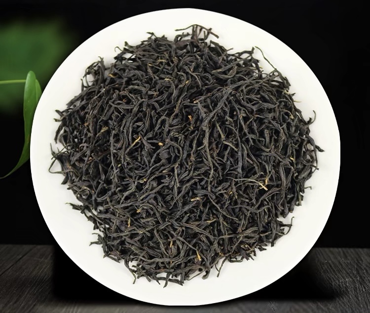 ①赏干茶 茶干条索紧实饱满，乌褐发亮。细 配图1