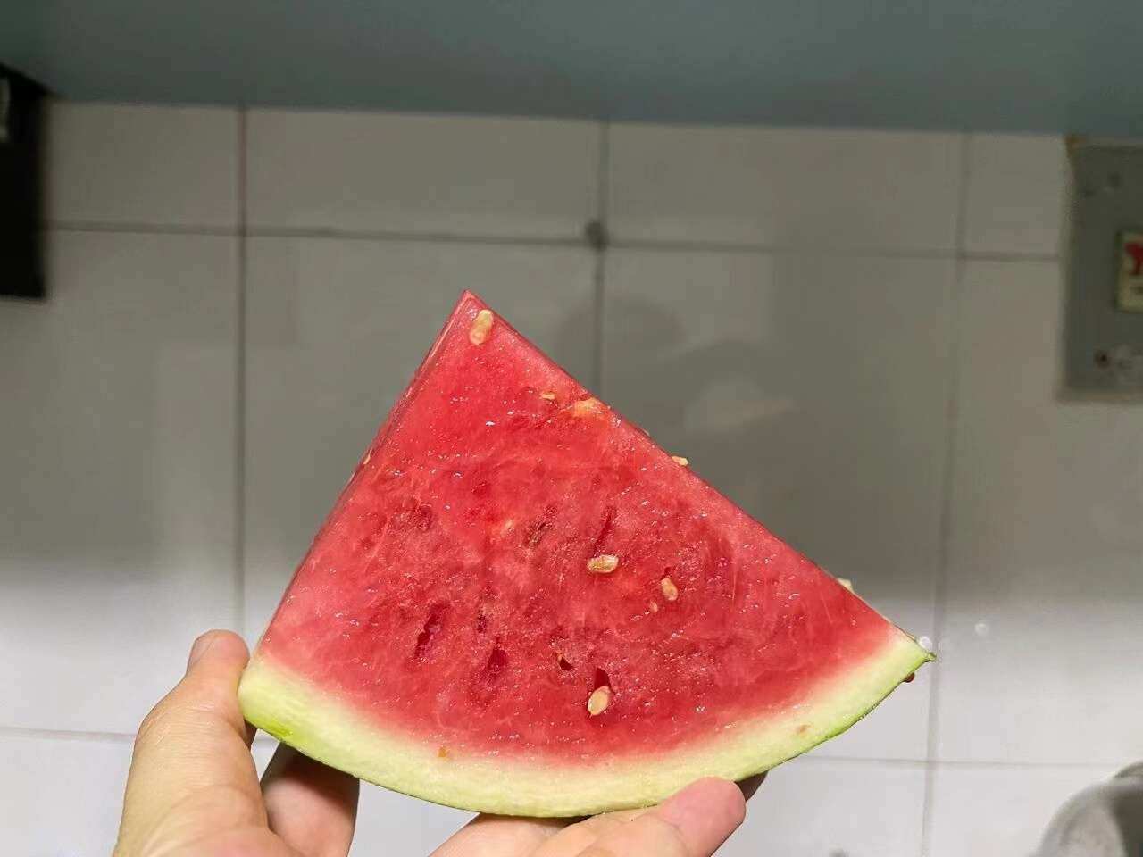 无论秋天、冬天、雨天、晴天🖐️ 不管哪一 配图1