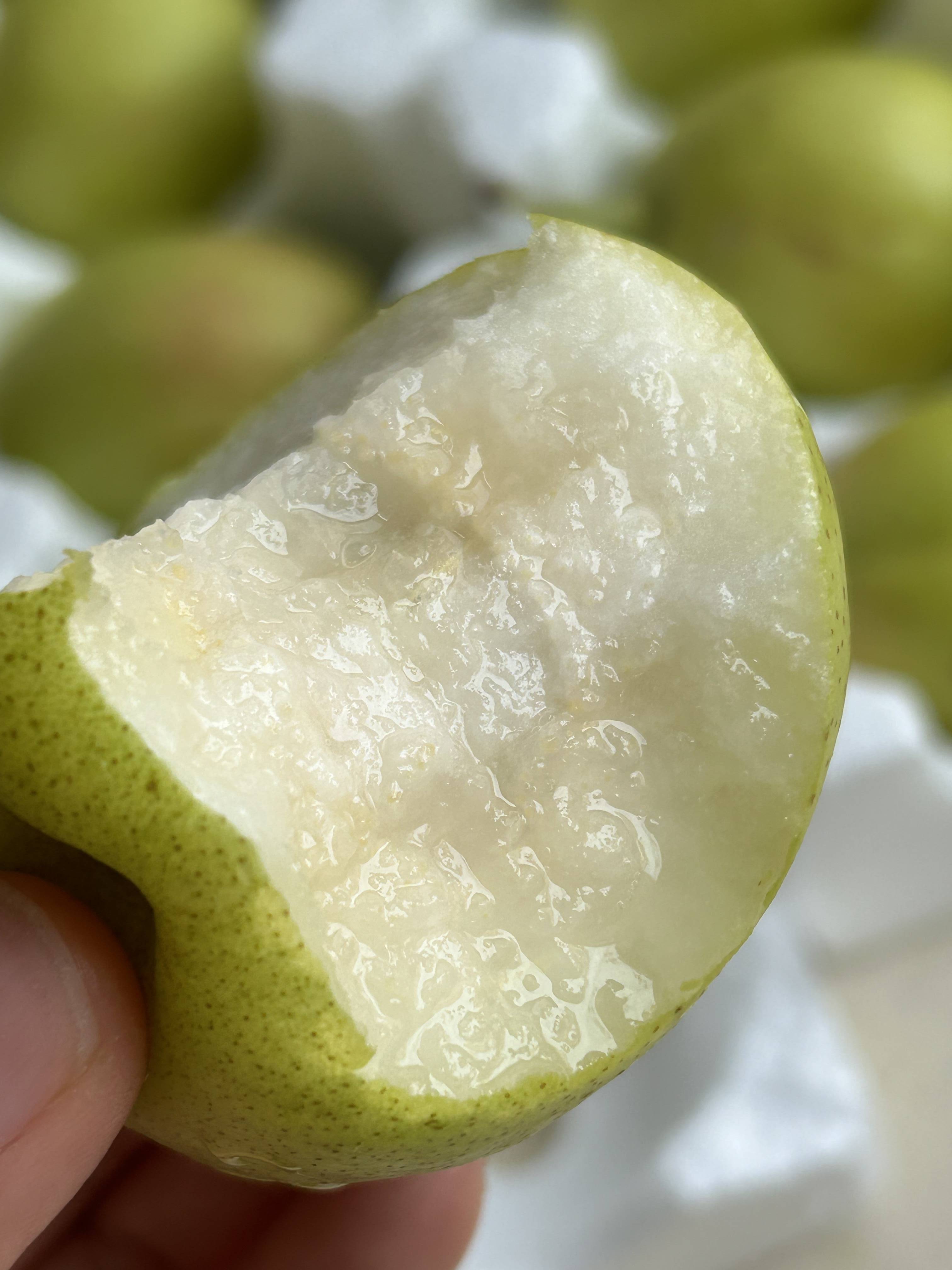 🍐 库尔勒香梨！🍐 个头小巧精致～一手就 配图1