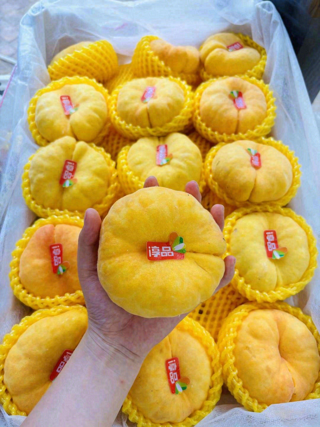 这黄蟠桃甜的上头了🥰，一口爆汁的“甜蜜炸 配图2