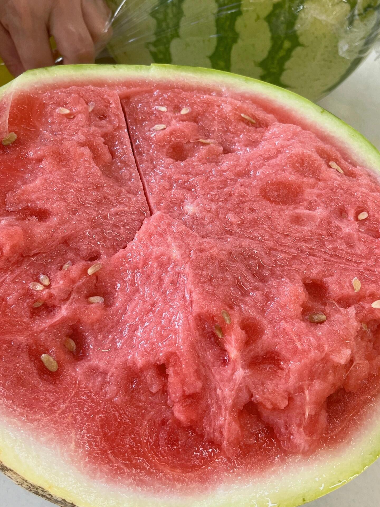 西瓜味的夏天🍃 生活很苦，但西瓜🍉很甜a 配图1