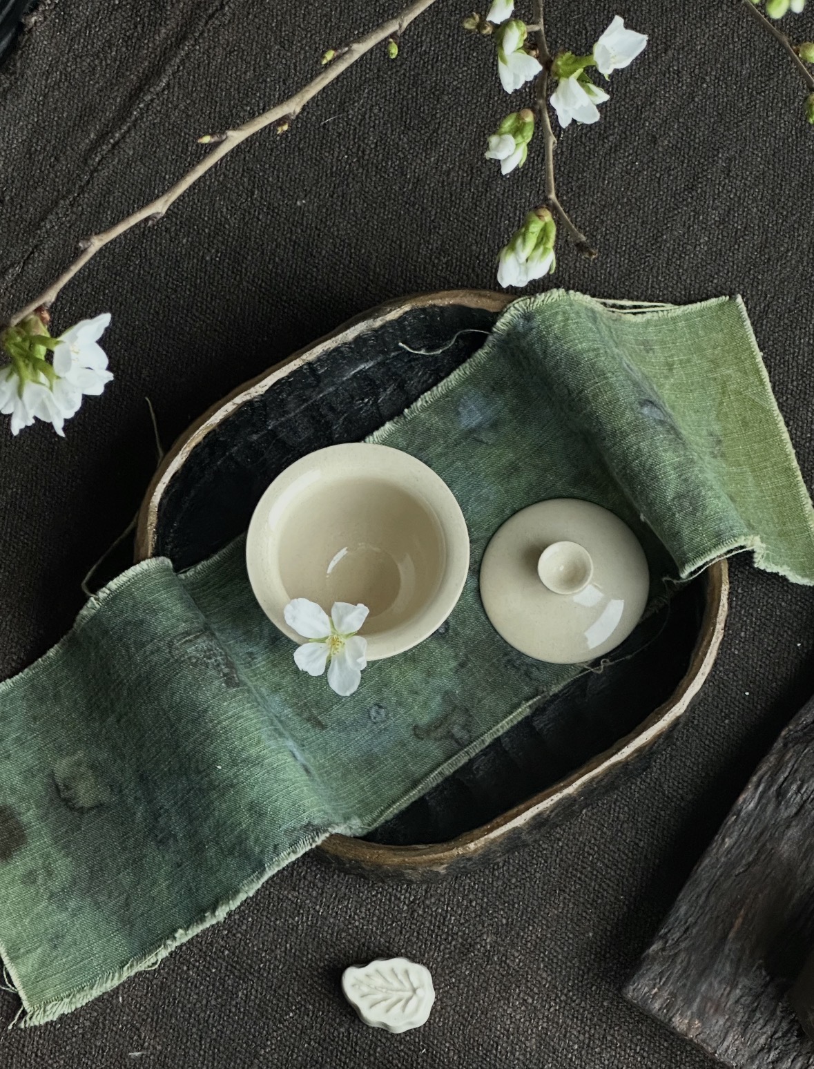 『茶席』-春日 春风拂面，草木萌新 茶烟 配图2