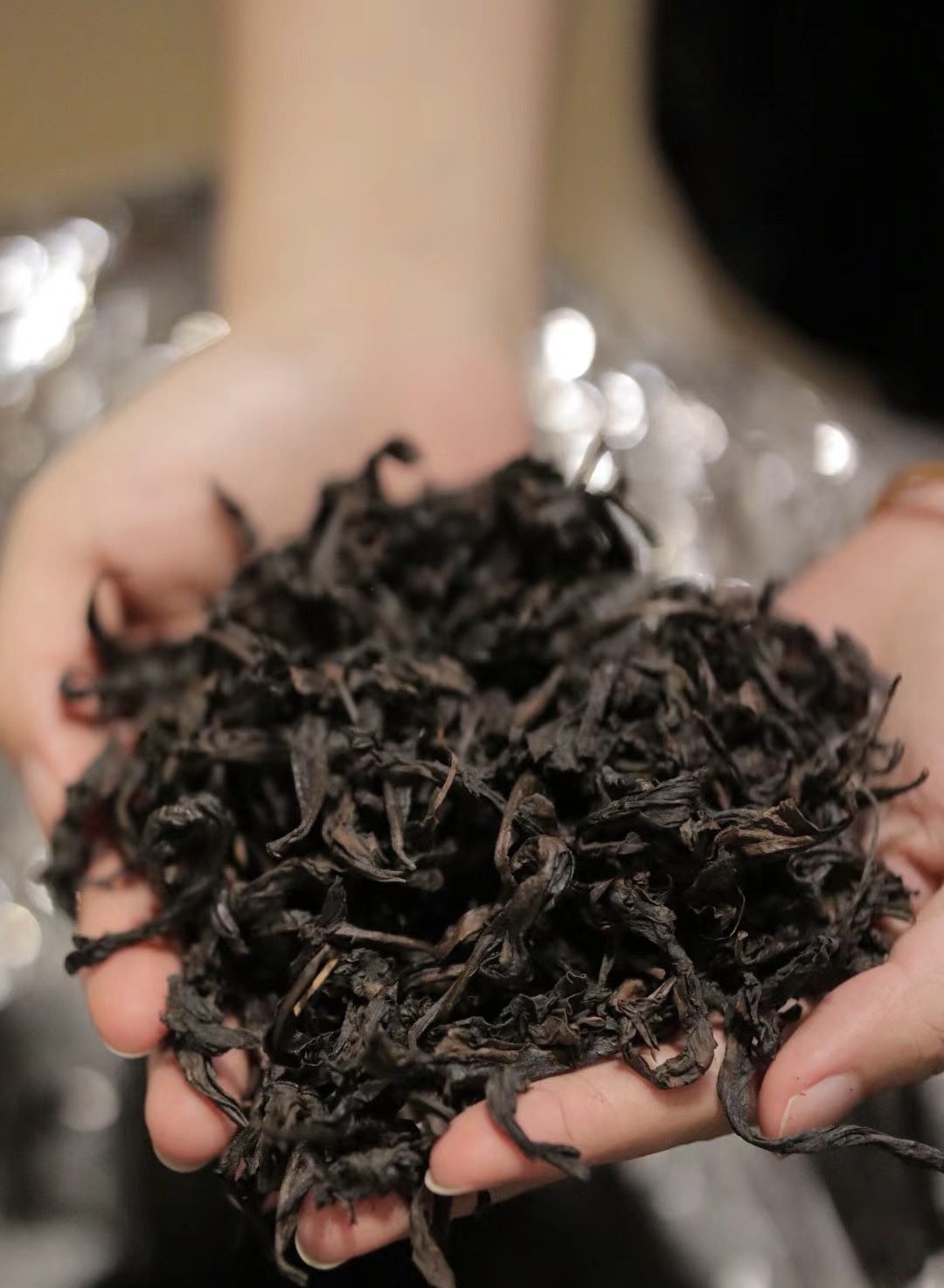 每一片茶叶，都承载着山水的灵气。我们的茶 配图1