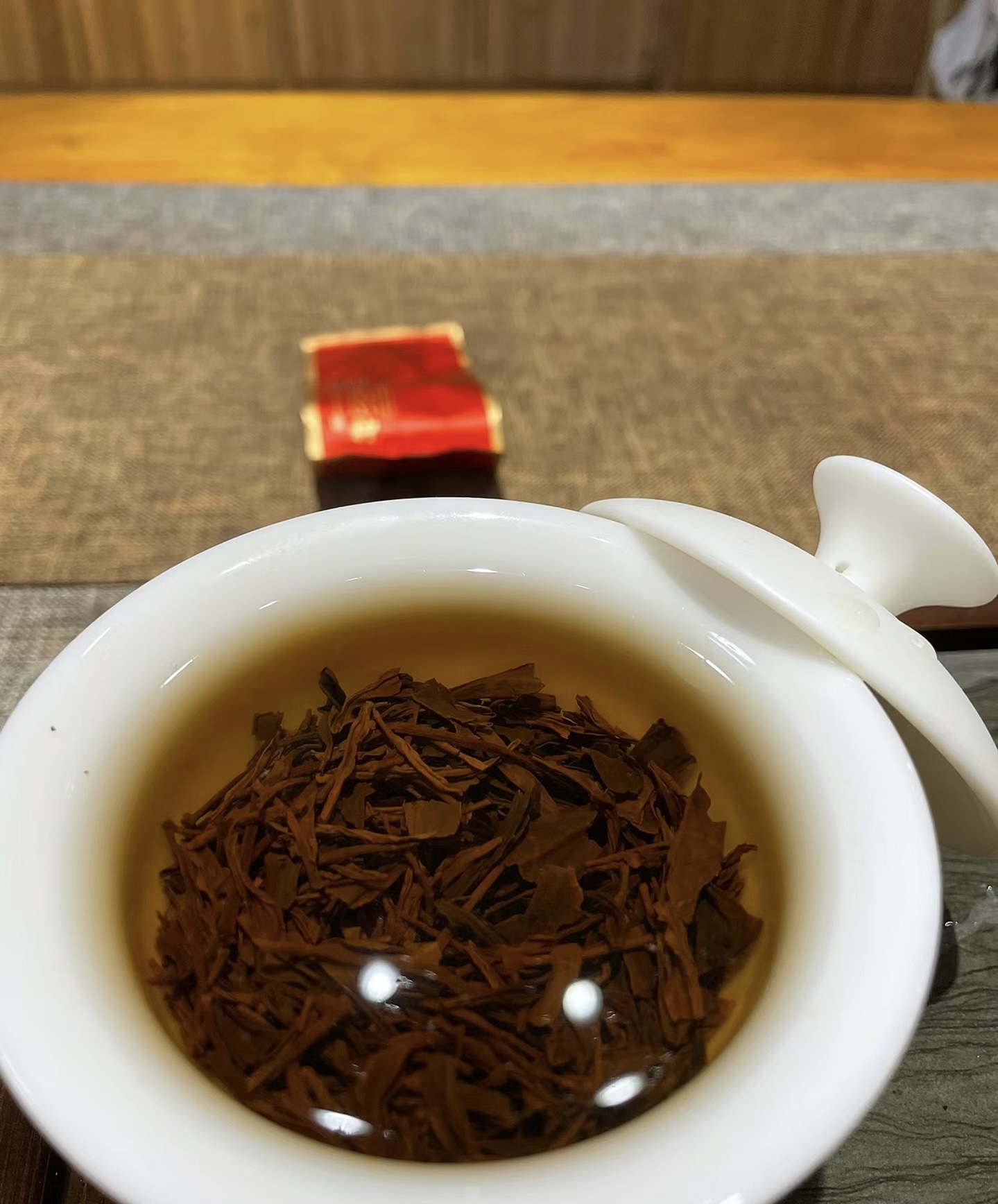 天然茶叶，纯粹滋味。香气馥郁，回味甘甜。 配图2