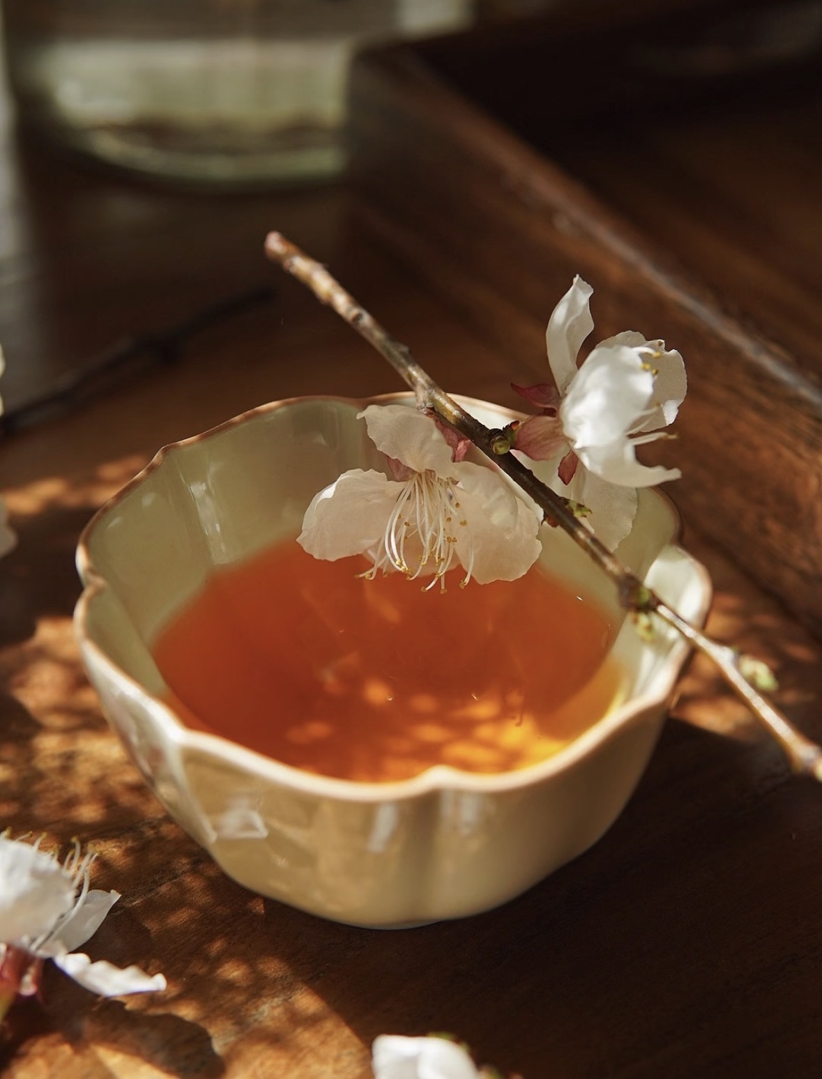 以茶会友，年味正浓。精选绿茶鲜爽回甘，清 配图1