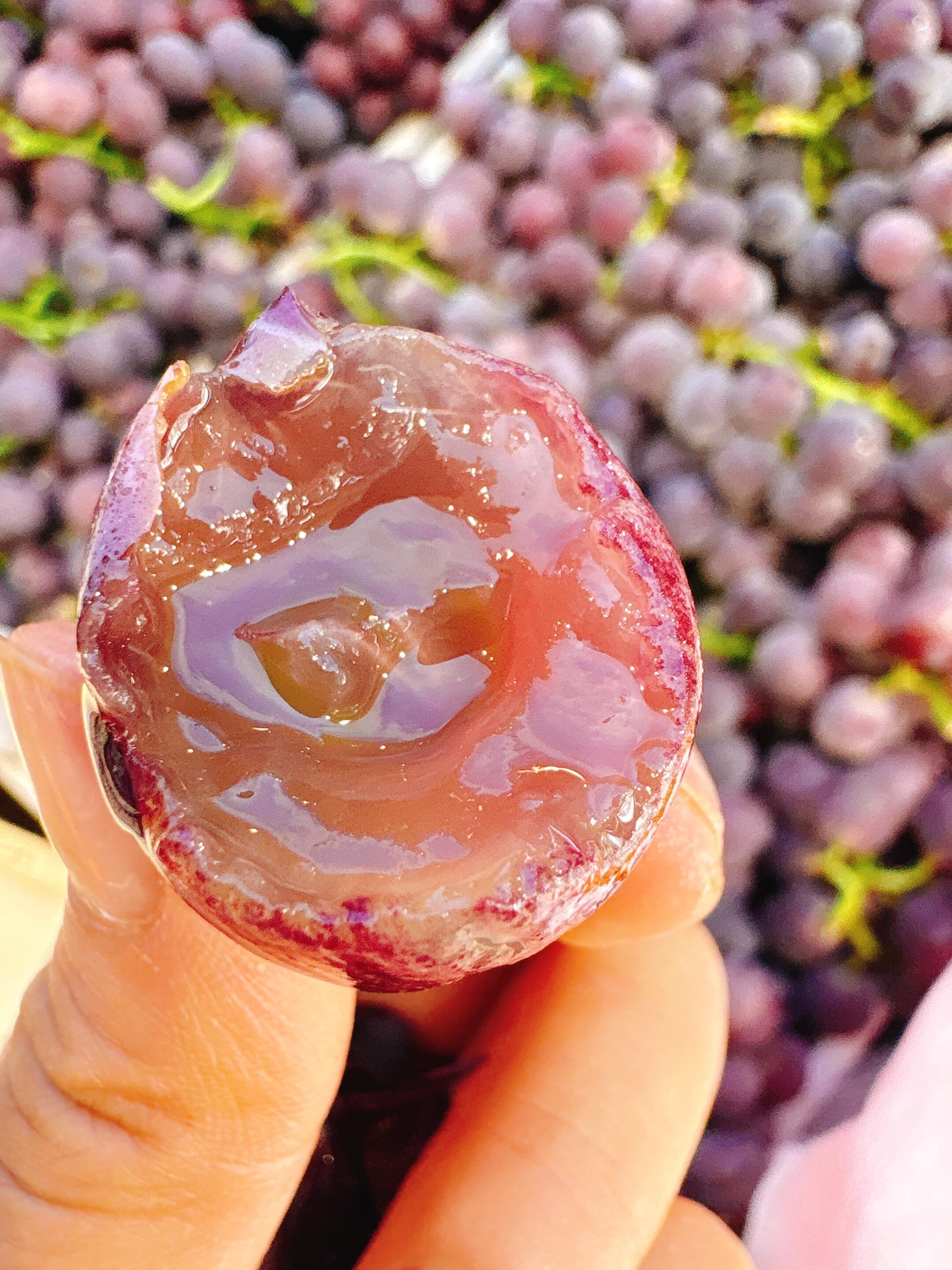 冬天的巨峰葡萄🍇，着实撩人 圆润饱满，葡 配图1