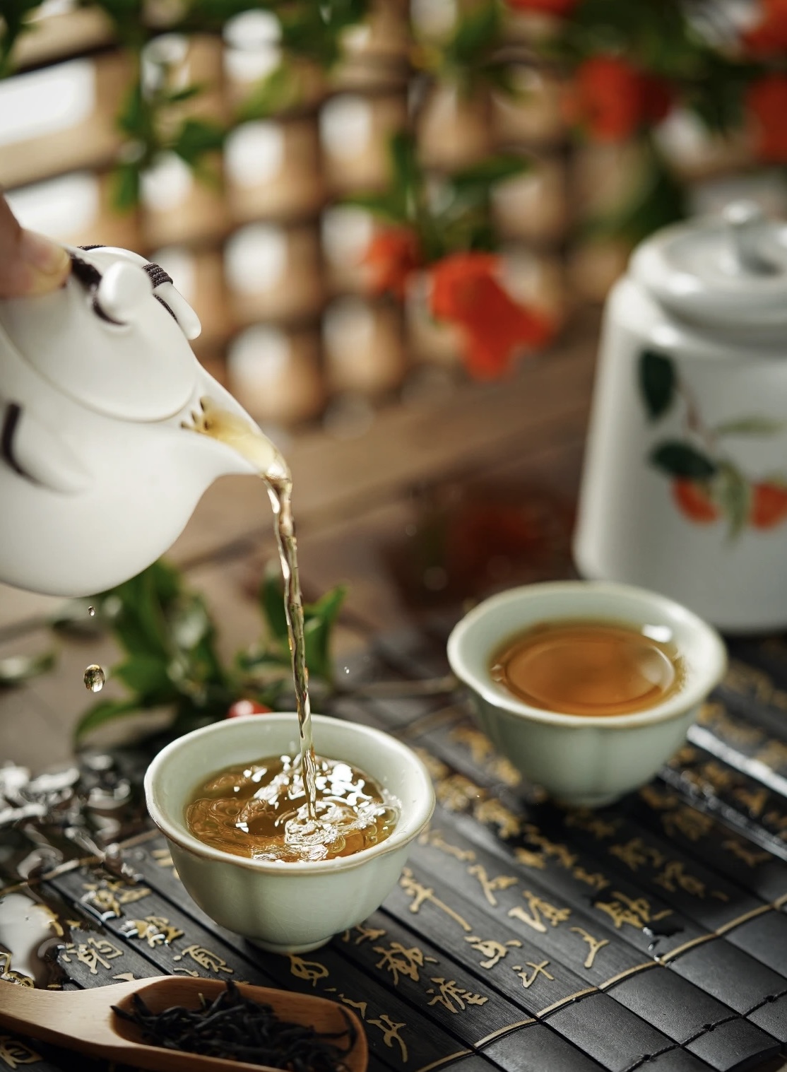 茶香袅袅，情谊深深。我们的茶叶是匠心与自 配图1