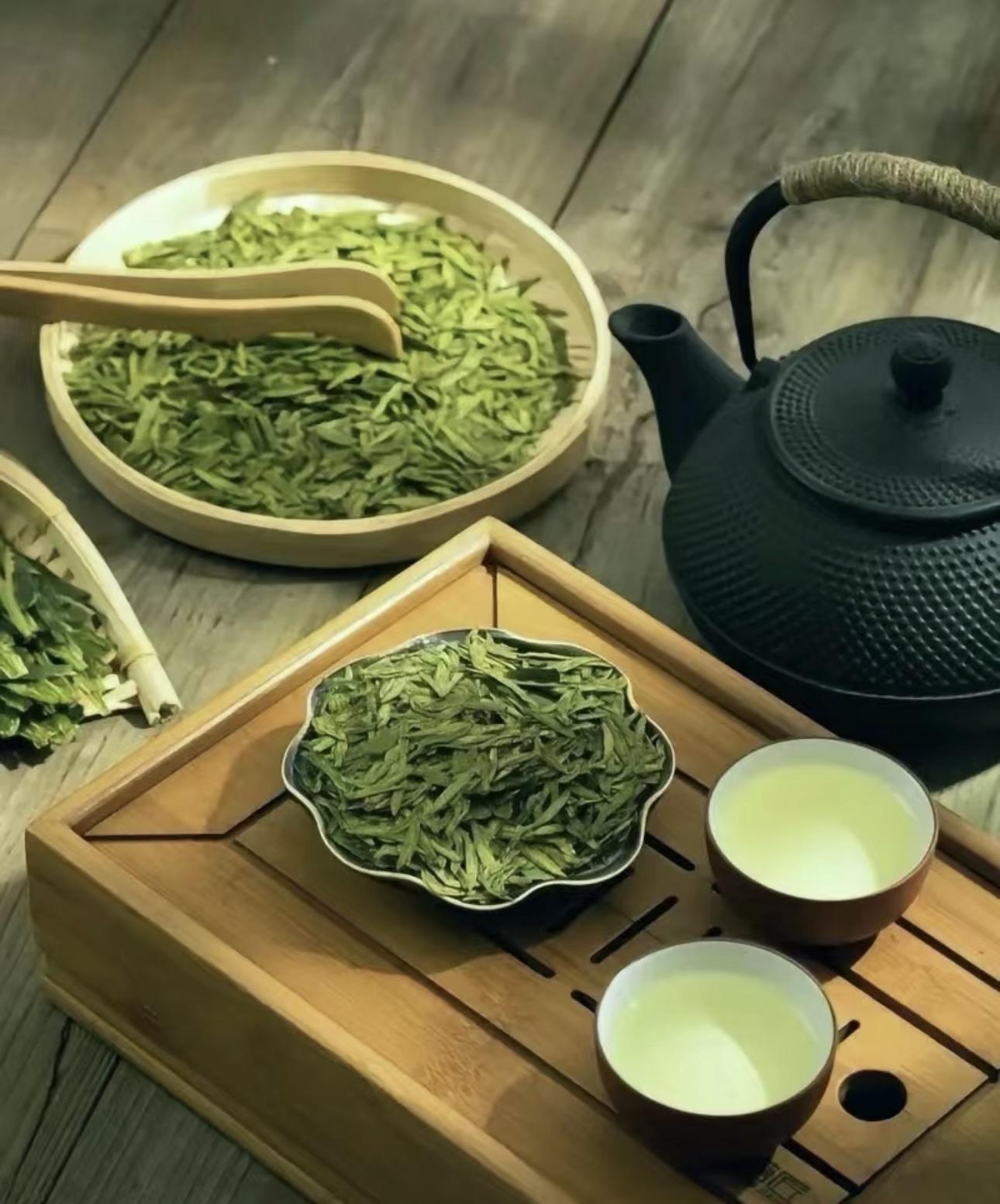西湖龙井，茶中珍品。汲取天地精华，叶片翠 配图1