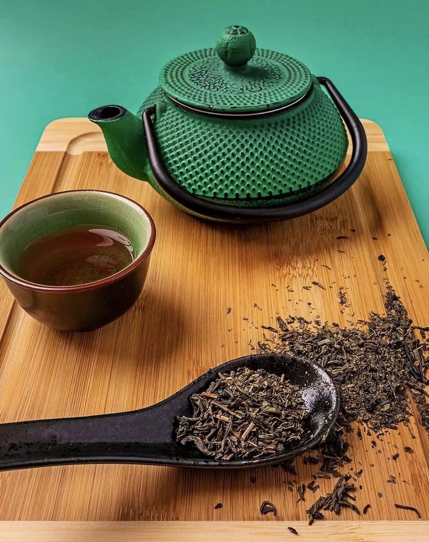 人生就像一杯茶，第一口苦，第二口涩，第三 配图1