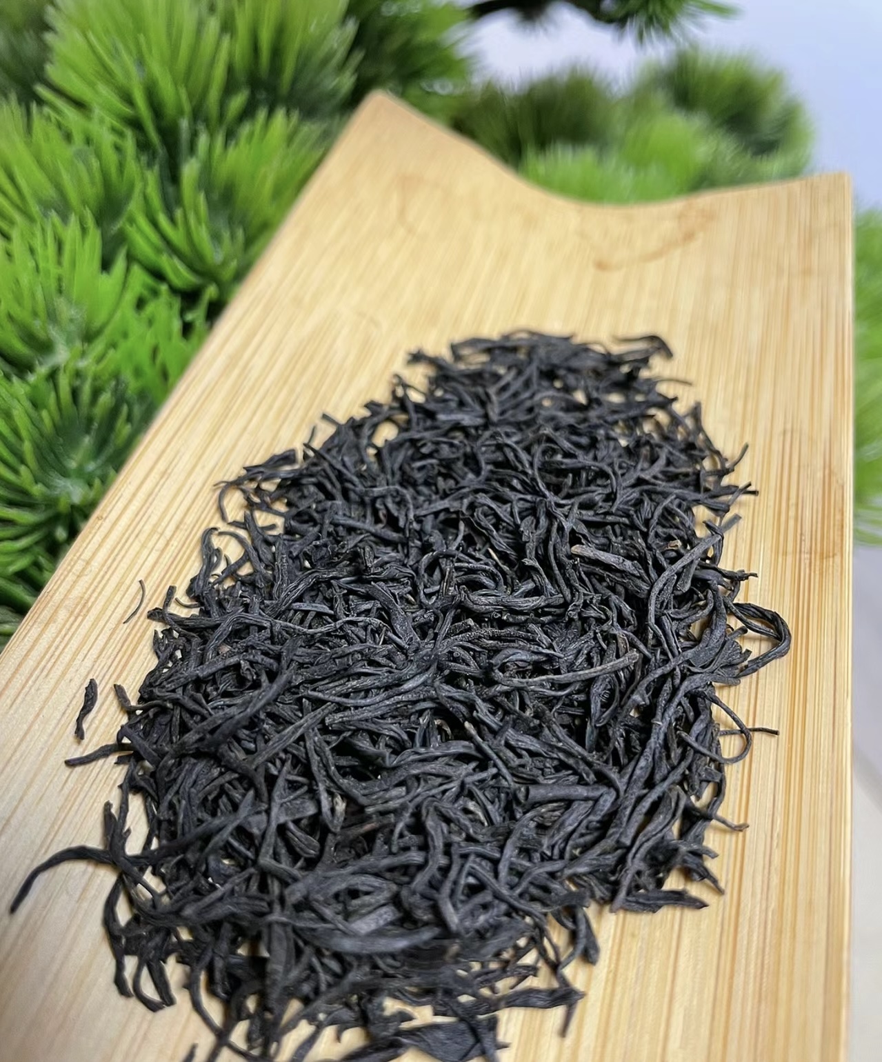 天然茶叶，纯粹滋味。香气馥郁，回味甘甜。 配图1