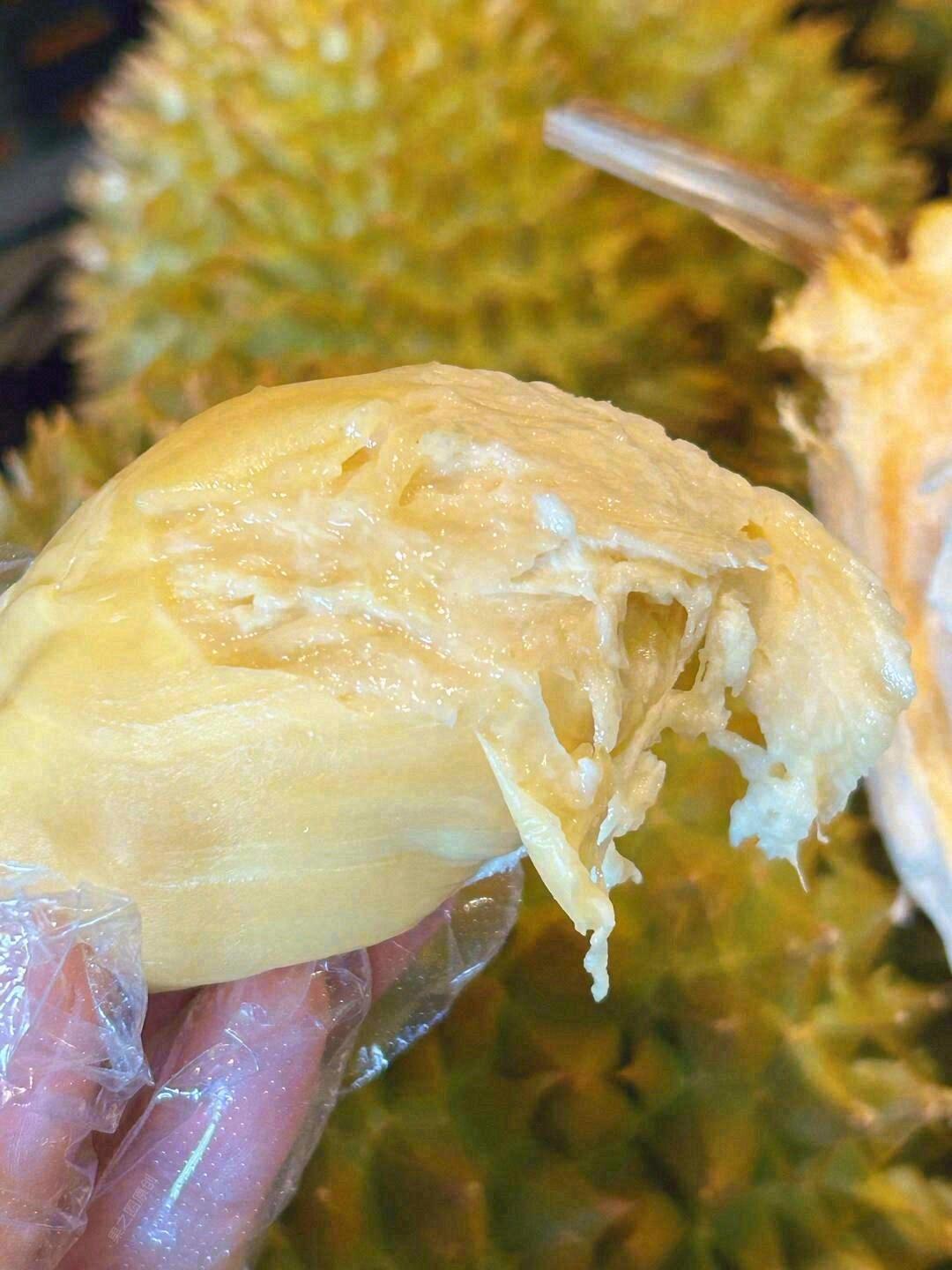 下雨天，也不耽误卖榴莲☔！ 不要总是只问 配图1
