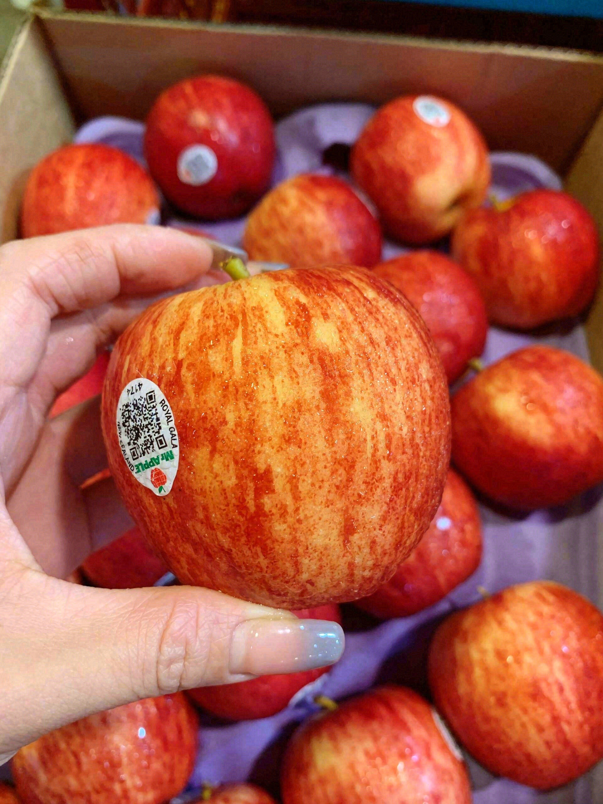 再忙也抽一点时间吃颗苹果🍎，感受它的甜美 配图1