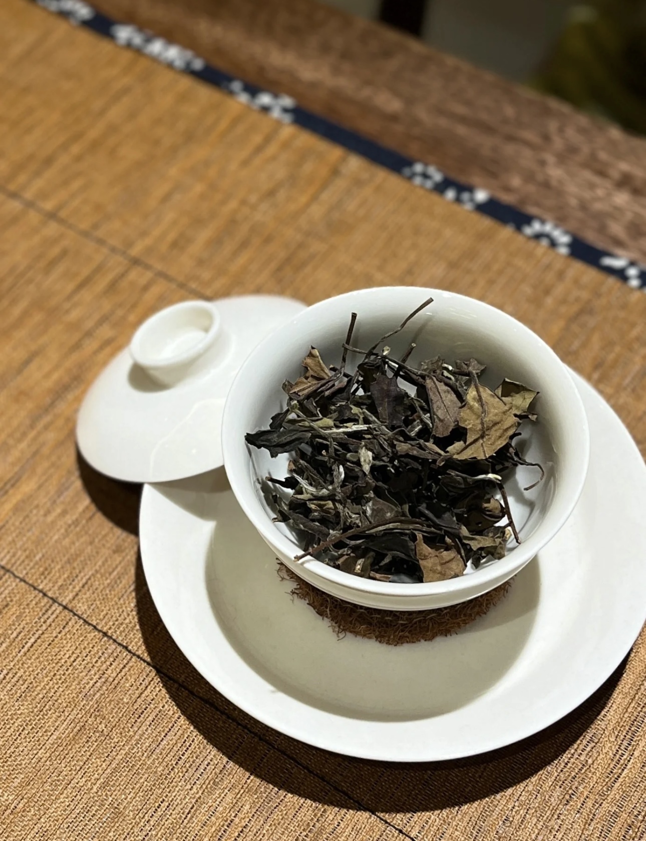 贡眉的美是沉稳与知性清亮的汤色夹带升腾的 配图1