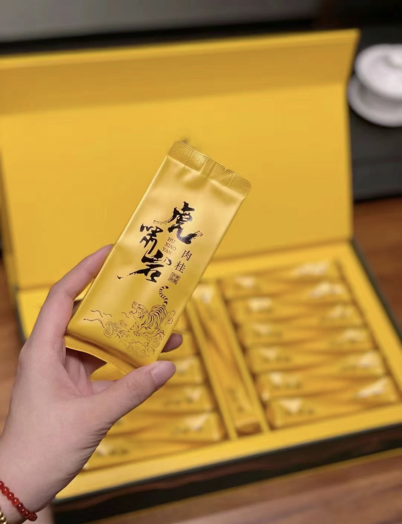 清新的果香令人沉醉， 茶汤入口辛锐饱满， 配图2
