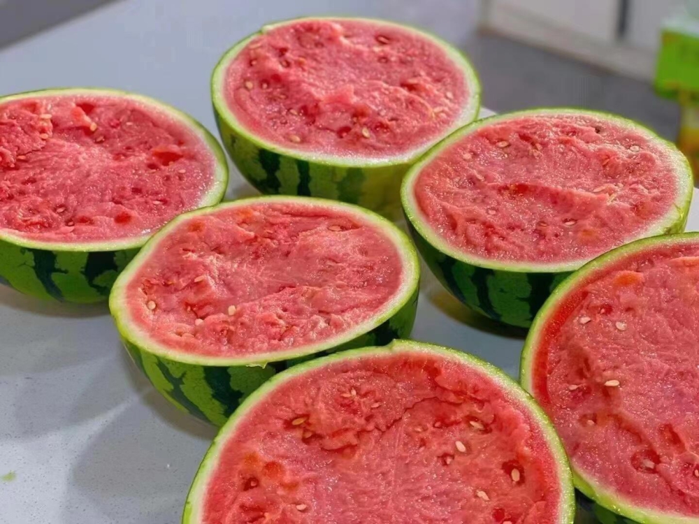 救命！水果脑袋狂喜💥 西瓜🍉裂出第一口夏天，荔枝剥开晶莹的甜 配图6