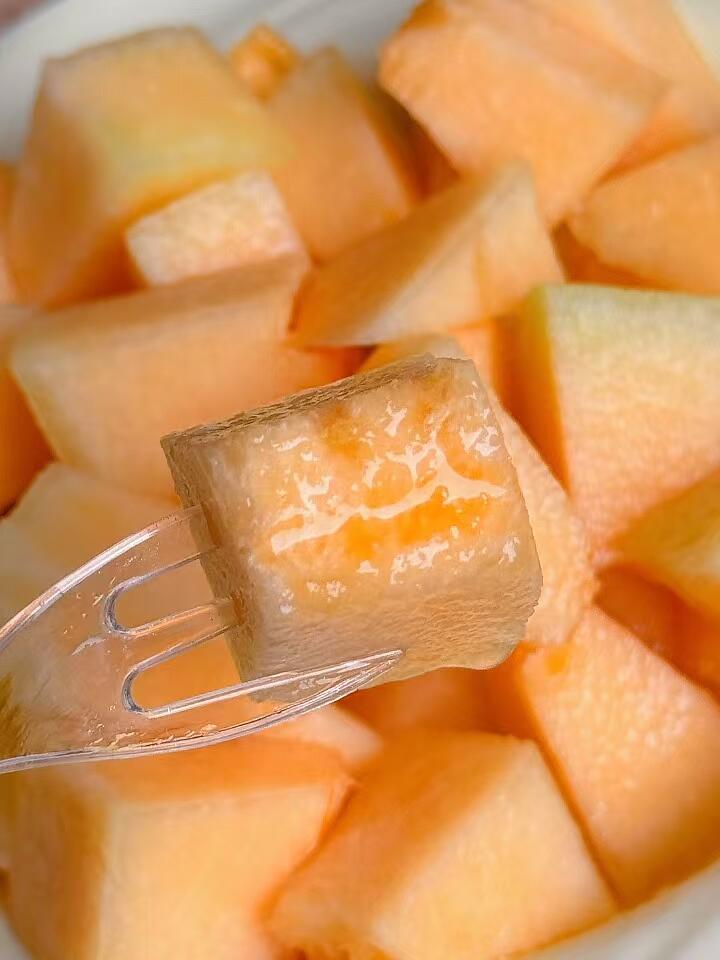 救命！水果脑袋狂喜💥 西瓜🍉裂出第一口夏天，荔枝剥开晶莹的甜 配图4